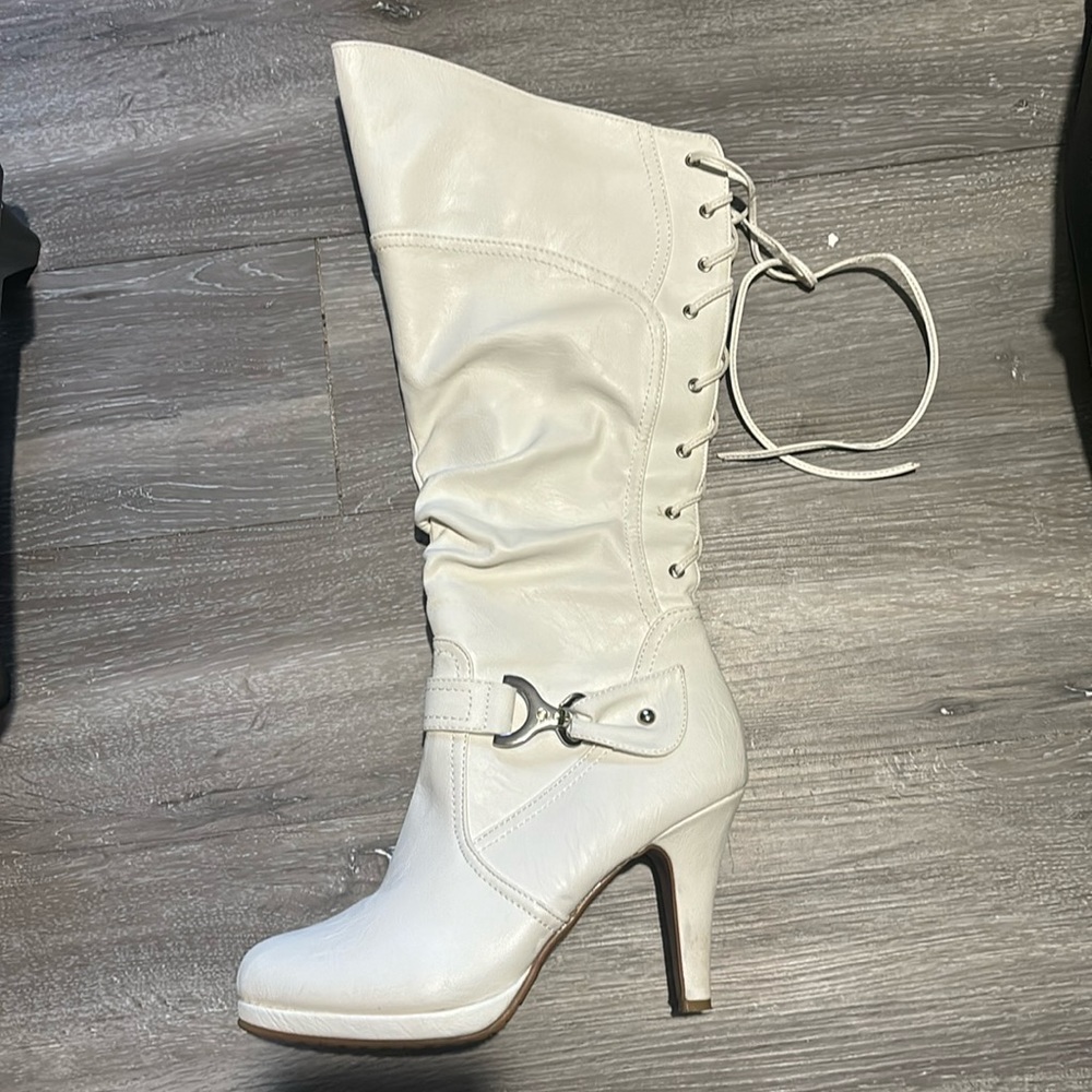 Bright white 3inch knee high boots.